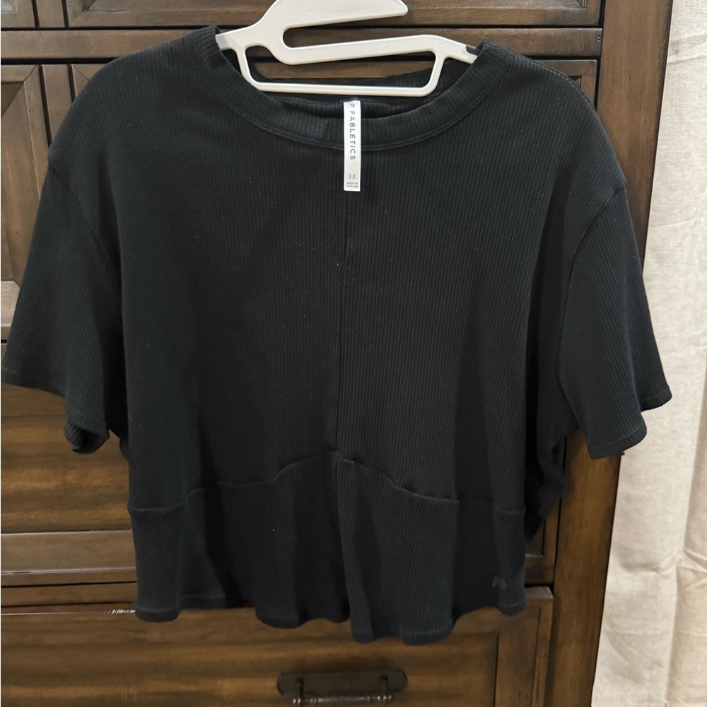 Fabletics Women’s Ribbed Short Sleeve Crop Top